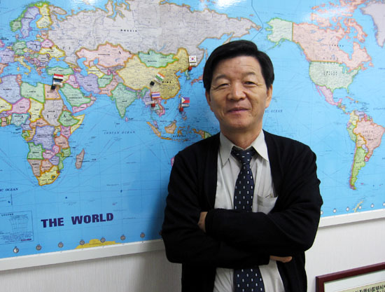 ▲유병국 선교사는 "하나님은 하나님의 방법으로 지금도 일하고 계신다"며 한국교회의 어려움 때문에 한숨 쉴 필요가 없다고 말했다. ©이지희 기자