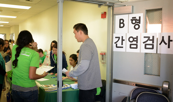 나성소망교회가 지역사회 섬김의 일환으로 무료 B형 간염 검사를 실시했다.