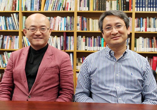 GMS의 정홍주 본부총무(좌)와 김찬곤 부이사장(우)이 LA를 방문해 미주사무소 문제와 향후 계획에 관해 밝혔다.