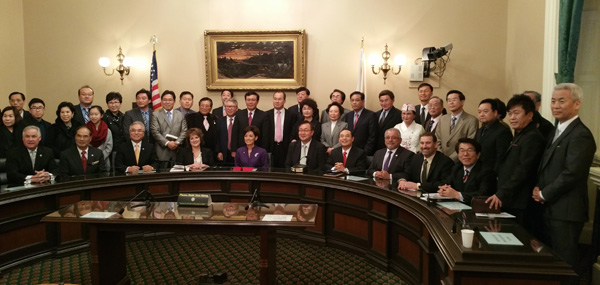 1월 12일 미주 한인의 날을 기념하며 정계, 교계 지도자들이 조찬기도회를 캘리포니아 주청사에서 드렸다. 