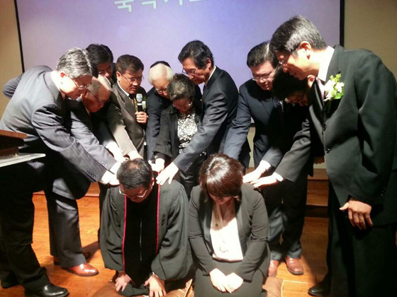 ECA가 서부 지역에서 총 13명의 목회자에게 안수했다.