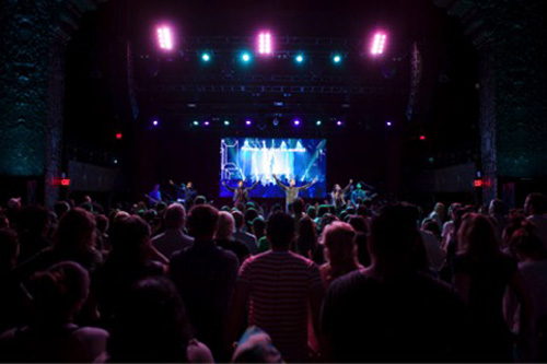 힐송LA 교회의 예배 모습. 