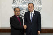 에프라임 텐데로 WEA 신임 총무(왼쪽)와 반기문 유엔 사무총장(오른쪽). ⓒWEA 제공