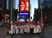 뉴욕정원교회가 타임스퀘어 광장에서 부활절새벽예배를 드렸다.