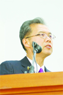 특별강연하는 정인수 목사