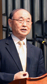 오성춘 교수가 발제하고 있다. ⓒ김은애 기자