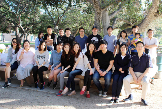 새가정 공동체는 자칫하면 교회에서 소외되기 쉬운 30대 젊은 부부를 위한 신앙 공동체다.