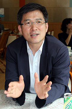 미주장신에서 약 20년 동안 학생들을 가르쳐온 이상명 총장. 그는 “미국 젊은이들의 문화는 점점 교회와 멀어지고 있고, 신학을 배우려는 이들 역시 급속도로 줄고 있다”고 안타까워했다. ⓒ민보경 기자