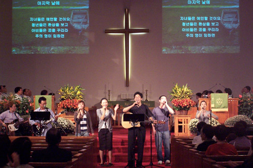집회전 찬양시간.