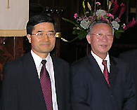 부회장 김준식 목사(좌, 에리자베스한인교회)와 회장 정창수 목사(우, 뉴저지 영광장로교회)