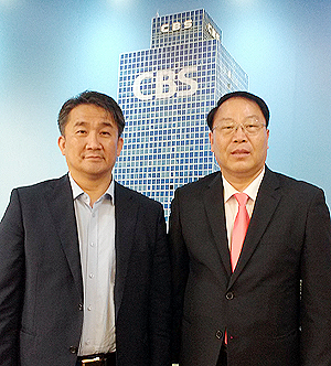 한국 CBS-TV의 한용일 사장과 크리스천헤럴드 TV의 정요한 사장