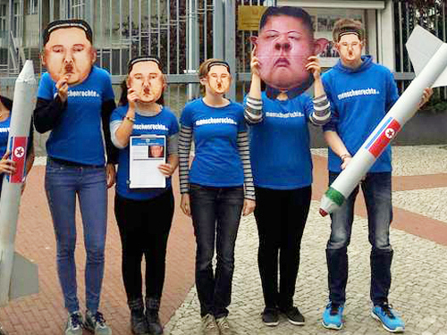 국제인권협회가 베를린 북한 대사관 앞에서 김정은 독재정권에 의한 인권 침해 피해자들을 대변할 예정이다. ⓒ사진 IGFM 홈페이지