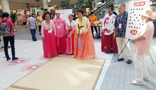 방주교회가 올해도 어김없이 한가위 윷놀이 대회를 개최했다. 