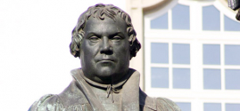 루터가 종교개혁을 진행한 비텐베르크에 세워진 루터 동상. ⓒ독일관광청 제공