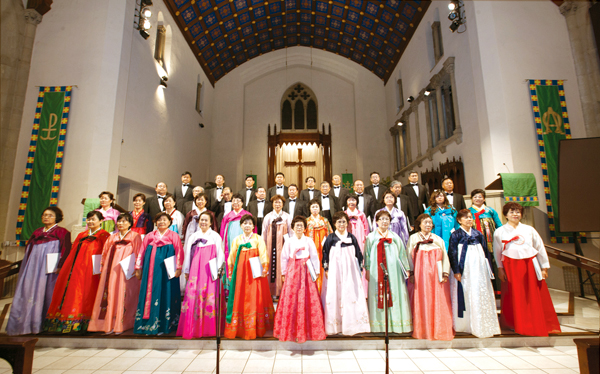 오직 하나님께 영광 돌리기를 소망하는 목사장로 부부찬양단이 오는 29일 오후 7시 윌셔연합감리교회에서 제8회 정기연주회를 갖는다.