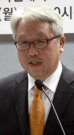 이동원 목사가 기조강연하고 있다.