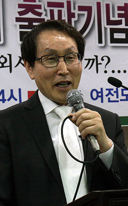 김천기 목사가 말씀을 전하고 있다. ⓒ이대웅 기자