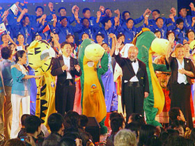 2006년 7월 중국 샤먼에서 개최된 월드콰이어게임 폐막식 장면. 2008년 7월, 제5회 월드콰이어게임이 오스트리아 그라츠에서 개최된다. 