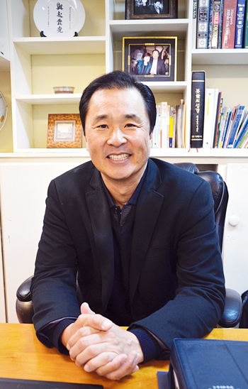 한우리장로교회 담임 문일명 목사