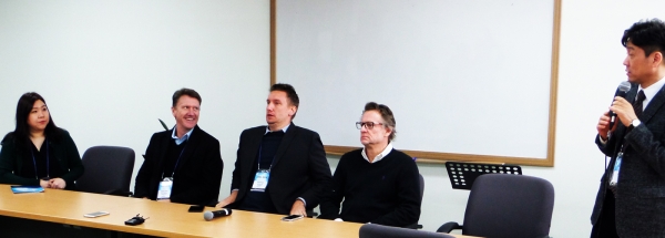 '제1회 국제기독교방송미디어컨퍼런스'에 초청된 해외 기독교 미디어 사역자들, 1일 열린 기자회견 모습. 왼쪽 두 번째부터 말콤 호커 목사(Christian Copyrights License International, CCLI 대표), 나단 스파이서( YESHEIS 글로벌 매니저), 필쿡 박사(헐리우드 필름제작자).