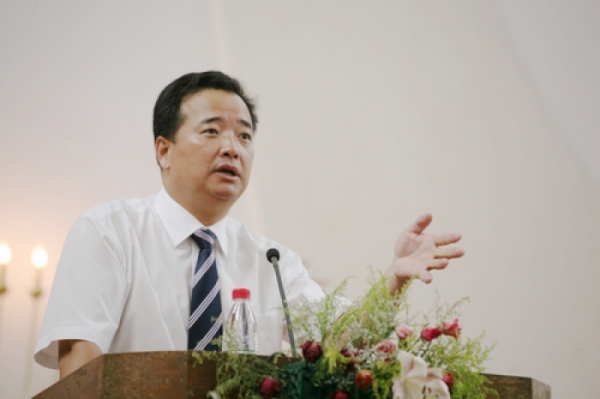 당국으로부터 교회에서 내쫓김을 당하고 구금 당한 충이탕(崇一堂) 교회 구웨서(顧約瑟) 목사. 그는 비록 공산당의 허락을 받아야 하는 삼자교회의 담임 목회자였지만, 당국의 '십자가 철거' 캠페인을 공개적으로 반대했었다. ©GT