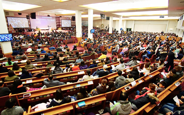 남가주사랑의교회 예배 모습. 이 교회는 제자훈련으로 성장한 대표적인 이민교회다. 