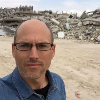 ▲빌리 레이는 2008년부터 이라크 북동부에 정착해서 '월드오펀스(World Orphans)'와 함께 현지 공동체와 IS 난민들을 위해 일하고 있다. ▲Billy Ray/Facebook.