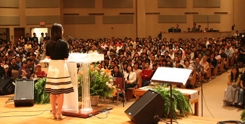 지난번 열린 아틀란타 밀알의 밤, 이지선 자매가 초청돼 은혜로운 간증을 들려줬다. ⓒ밀알선교단 제공