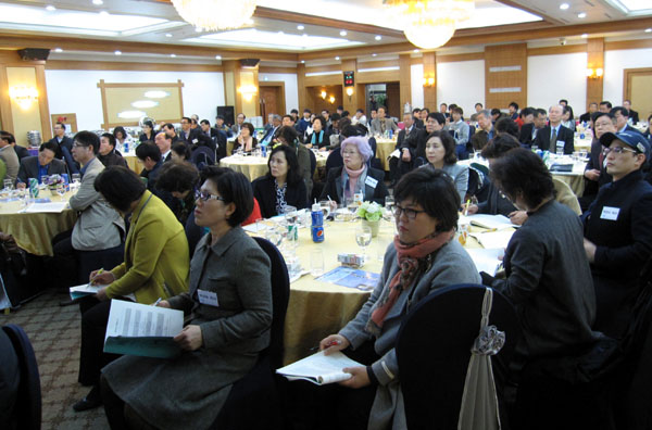 
 제3회 미래군선교네트워크세미나
▲제3회 미래군선교네트워크 세미나에는 전국에서 150여 명의 군선교 사역자가 참여해 이슬람의 군대 유입 대응 방안을 깊이 생각하는 시간을 가졌다. ⓒ이지희 기자