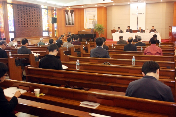 ▲종교개혁 500주년 기념 제9회 종교개혁신학 공동 학술대회가 진행되고 있다. ⓒ김진영 기자