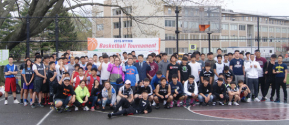 청소년 농구대회 참가자들이 기념촬영을 했다.