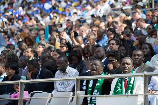 지난 한반도의 평화와 세계교회의 희망을 위한 기도대성회 제25차 세계교회성장대회에 참석한 2400여 명의 외국 목회자와 리더들도 함께 기도했다. ©김재모 기자