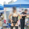 서울광장에서 열렸던 2016 동성애 퀴어축제에 참석했던 한 참가자의 모습. ©건사연 제공