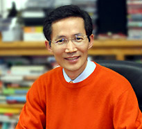 강준민 목사는 ‘뿌리 깊은 영성’의 영문 번역판 수익금을 전액 월드비전에 기증키로 했다.