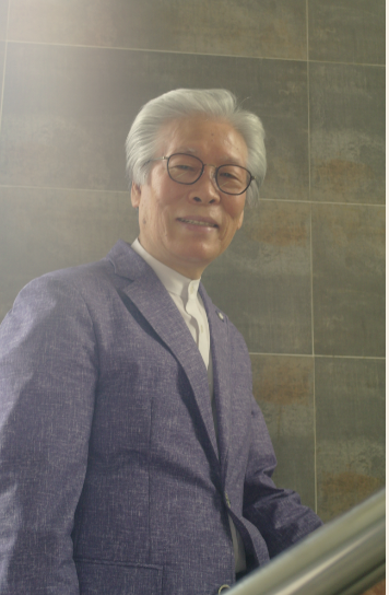 주사랑공동체교회 이종락 목사(사진)는 "예배 드릴 때 찬양을 하다가 장애아동들이 소리를 지를 때가 있다. 그들에게는 그게 좋다는 표현인데, 일반인들은 거룩하지 않다고 3주 정도 나오다가 예배에 나오지 않는다"며 "주님께서는 이 아이들의 찬양으로도 기뻐하시는데..."라며 안타까워했다. ©오상아 기자