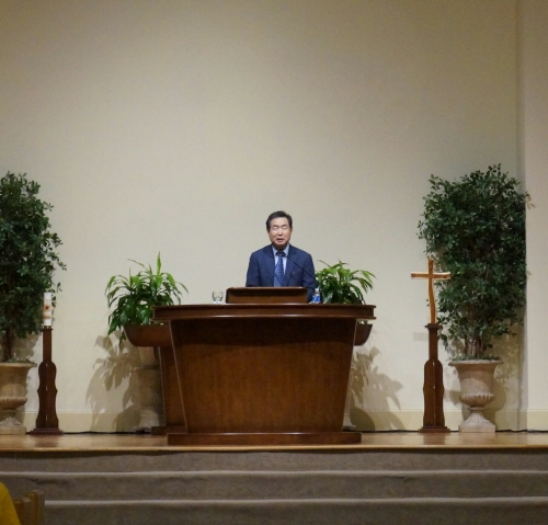 간증하는 안요한 목사