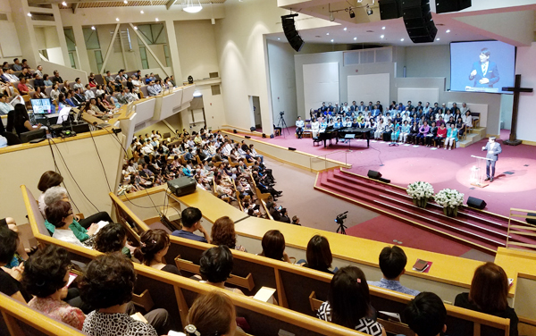 주안에교회가 창립 3주년을 맞이해 감사예배를 밸리채플에서 드렸다.