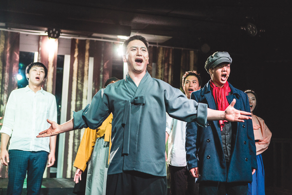 극단 이즈키엘의 <청년 예수> 뮤지컬이 9월 17일(토)~10월 16일(금)까지 공연된다.  사진은 리허설의 한 장면.