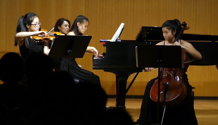 뉴저지 잉글우드클리프에 위치한 NV 팩토리 (대표:유성환)에서 7명의 중고등학생로 이뤄진 클래식 앙상블팀들이 9.11 15주기를 추모하며 이노비 베네핏 콘서트를 개최했다.