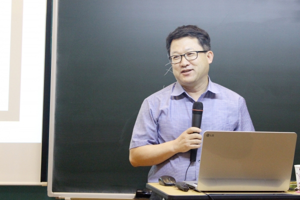 옥성득 교수가 강연하고 있다. ⓒ이대웅 기자