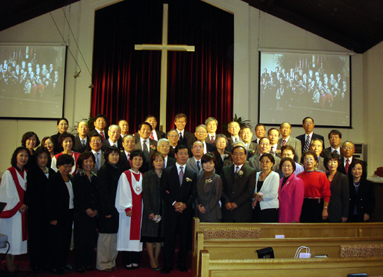 초창기 뉴욕감리교회 성도들과 뉴욕감리교회에서 사역했던 이들과 현 교역자 장로들과 함께